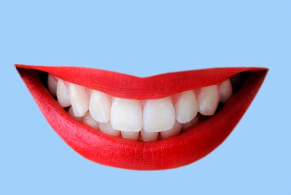 <font size="3" color="#000080">ESTÈTICA DENTAL</font>
